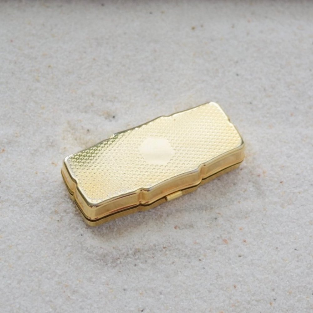 Vintage 60's Pill Box - Picture 3 of 3